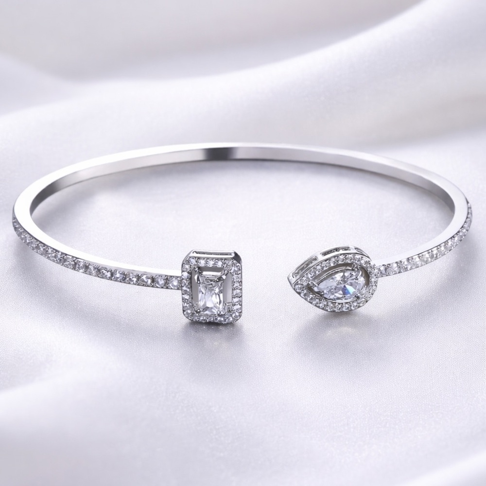 Silver Open Cuff Bangle ā Cubic Zirconia Geometric Bracelet
